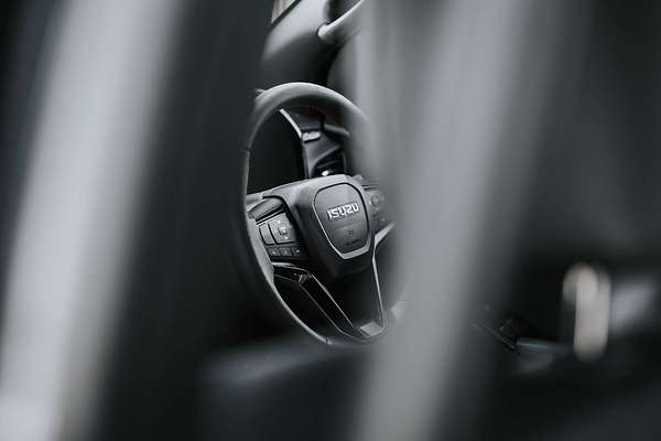 2025 Isuzu D-MAX X-TERRAIN 4X4