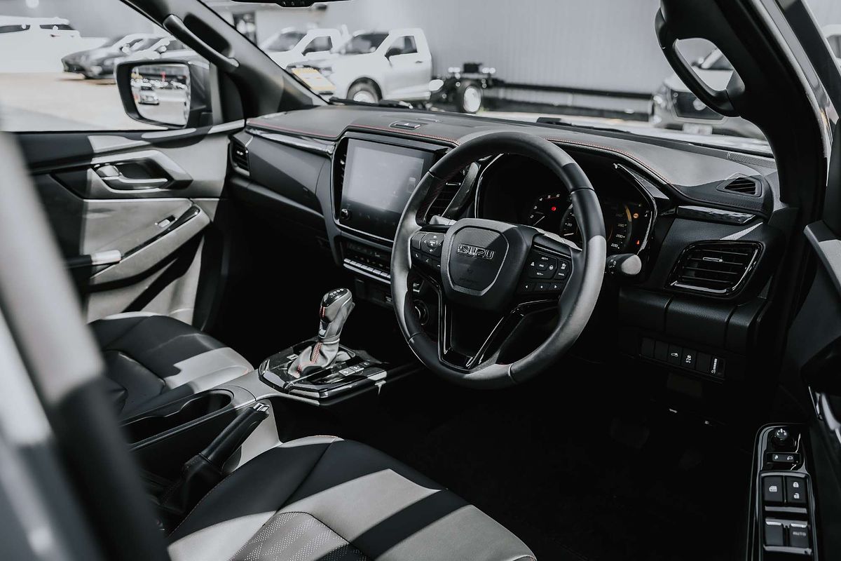 2025 Isuzu D-MAX X-TERRAIN 4X4