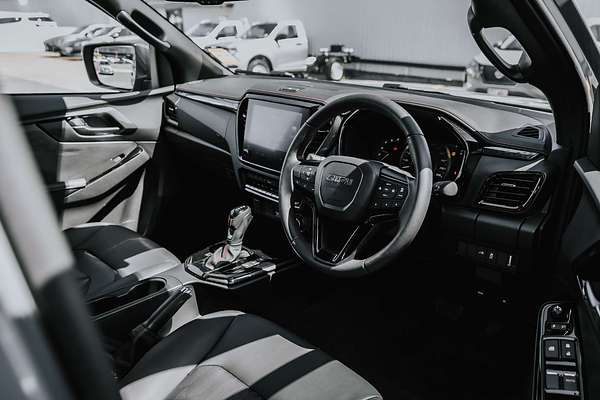 2025 Isuzu D-MAX X-TERRAIN 4X4