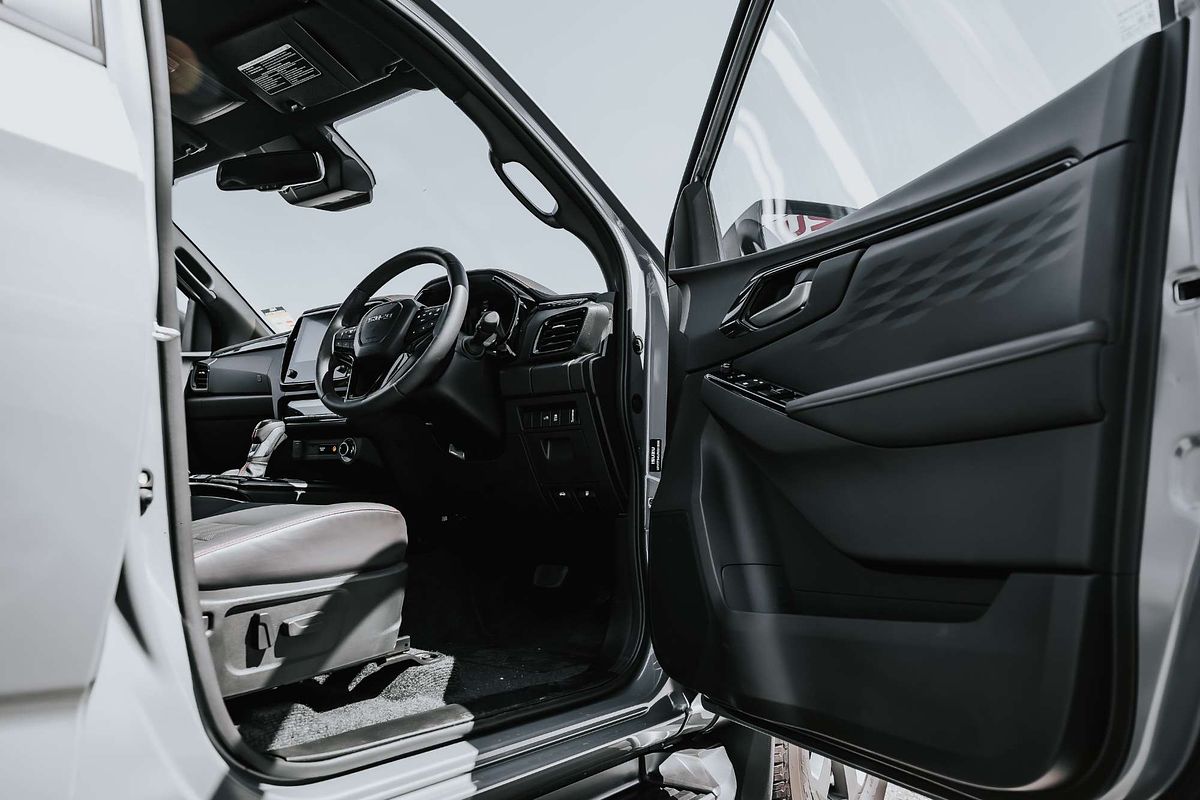 2025 Isuzu D-MAX X-TERRAIN 4X4