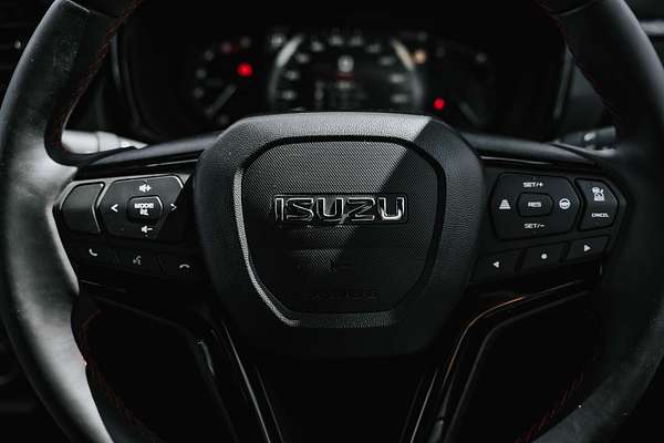 2025 Isuzu D-MAX X-TERRAIN 4X4