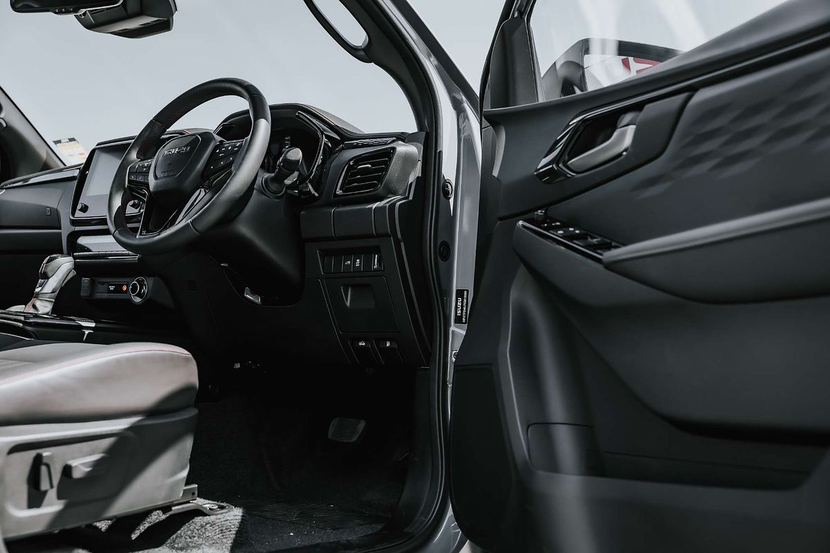 2025 Isuzu D-MAX X-TERRAIN 4X4