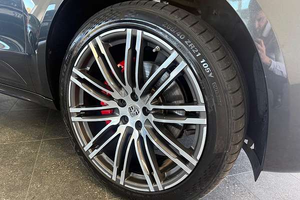 2017 Porsche Macan Turbo 95B