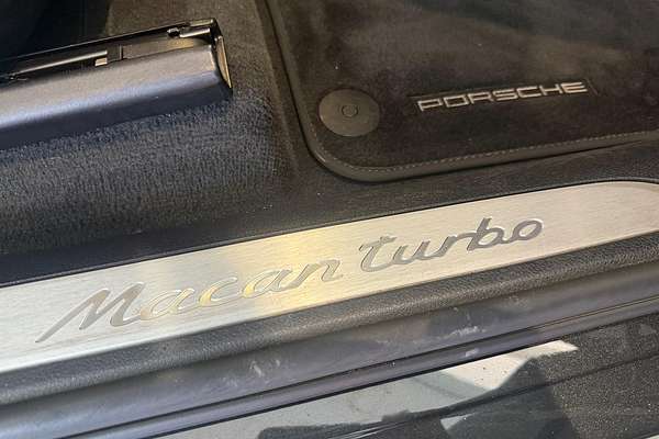 2017 Porsche Macan Turbo 95B