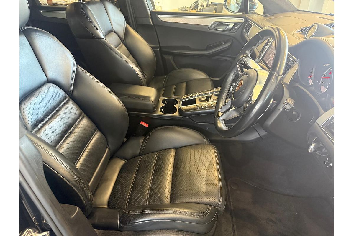 2017 Porsche Macan Turbo 95B