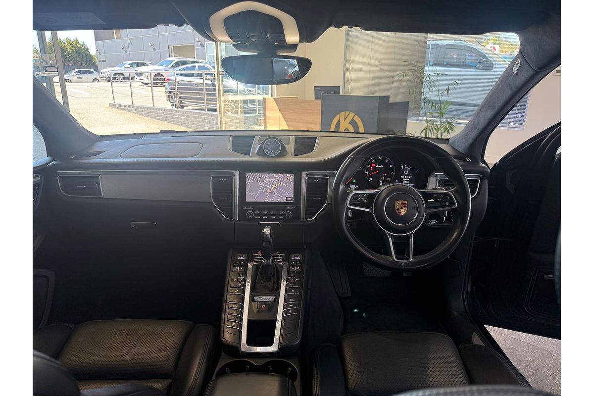2017 Porsche Macan Turbo 95B