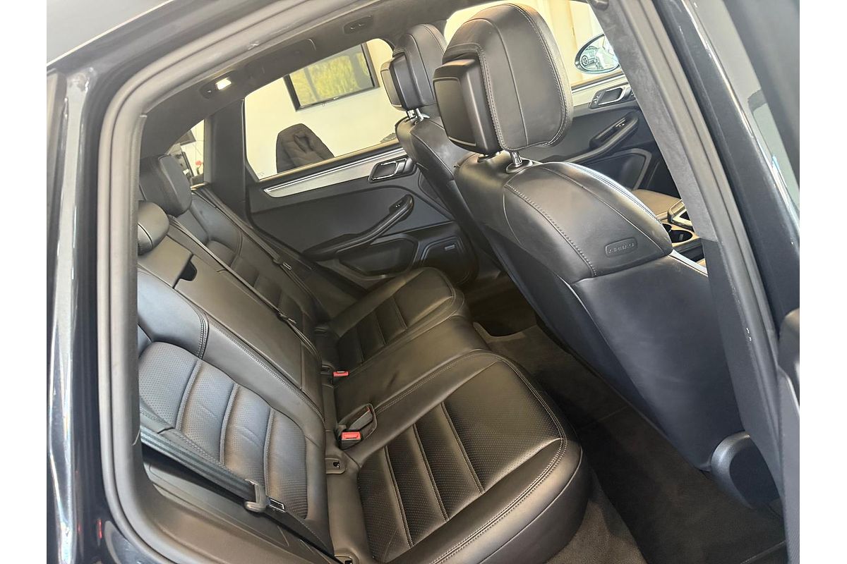2017 Porsche Macan Turbo 95B
