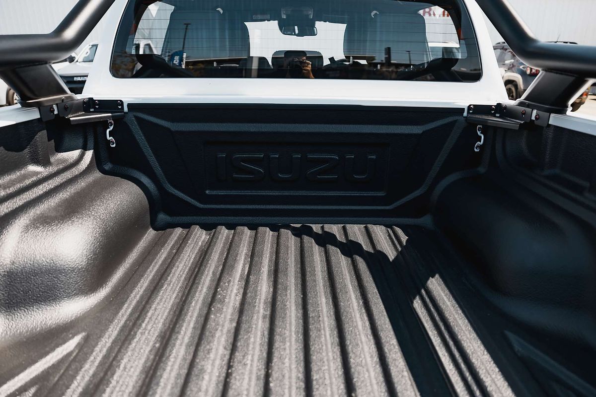 2025 Isuzu D-MAX BLADE 4X4