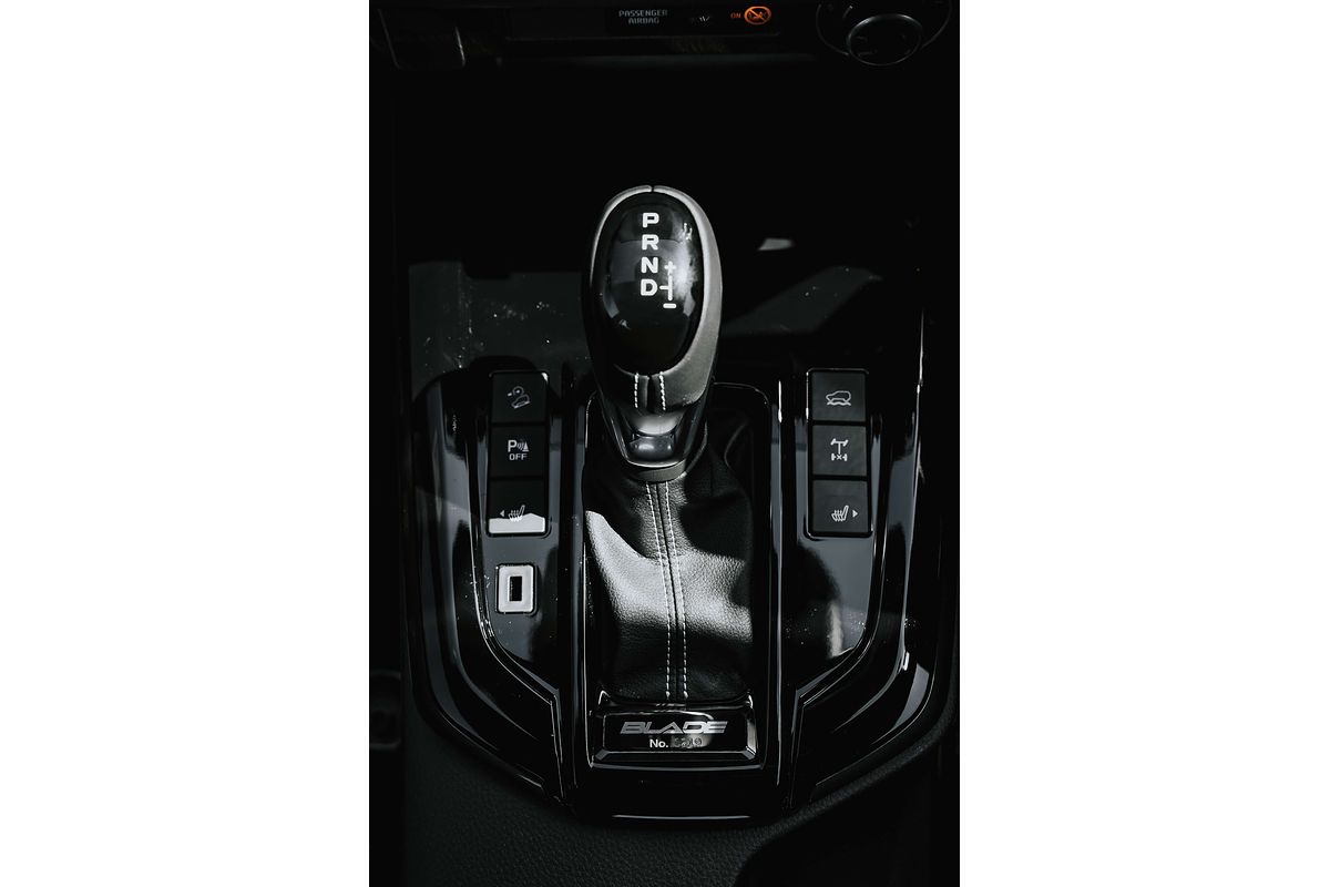 2025 Isuzu D-MAX BLADE 4X4