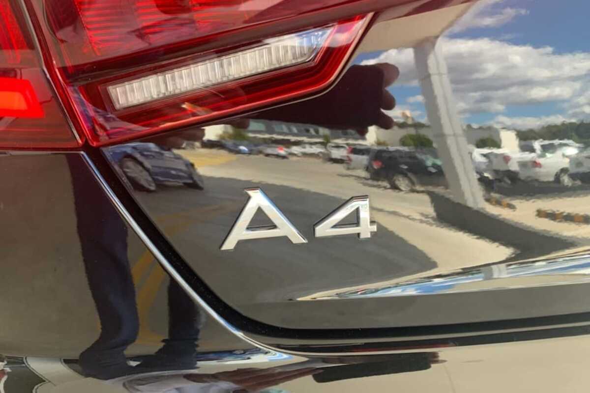 2018 Audi A4 40 TFSI S line B9