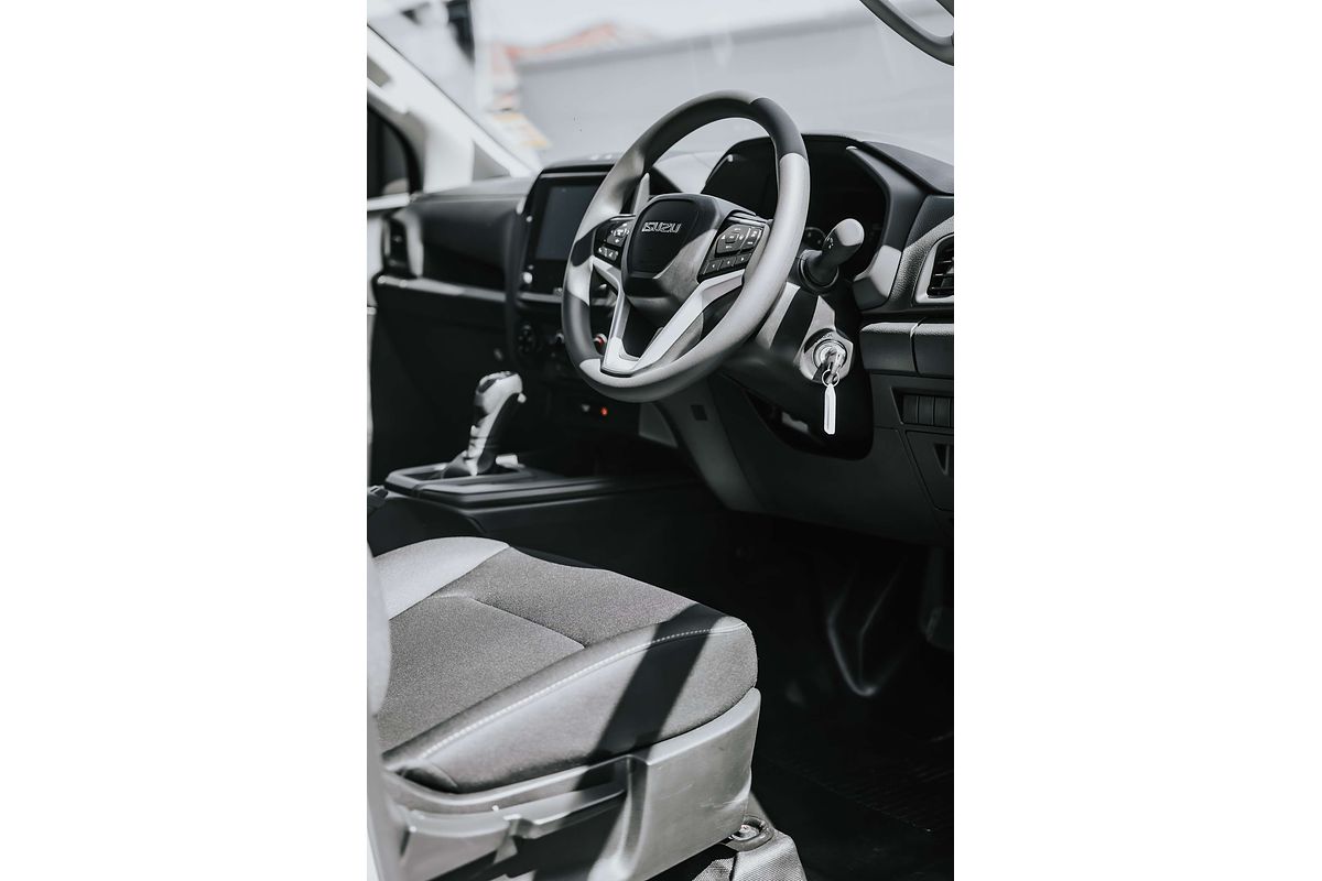 2025 Isuzu D-MAX SX High Ride Rear Wheel Drive