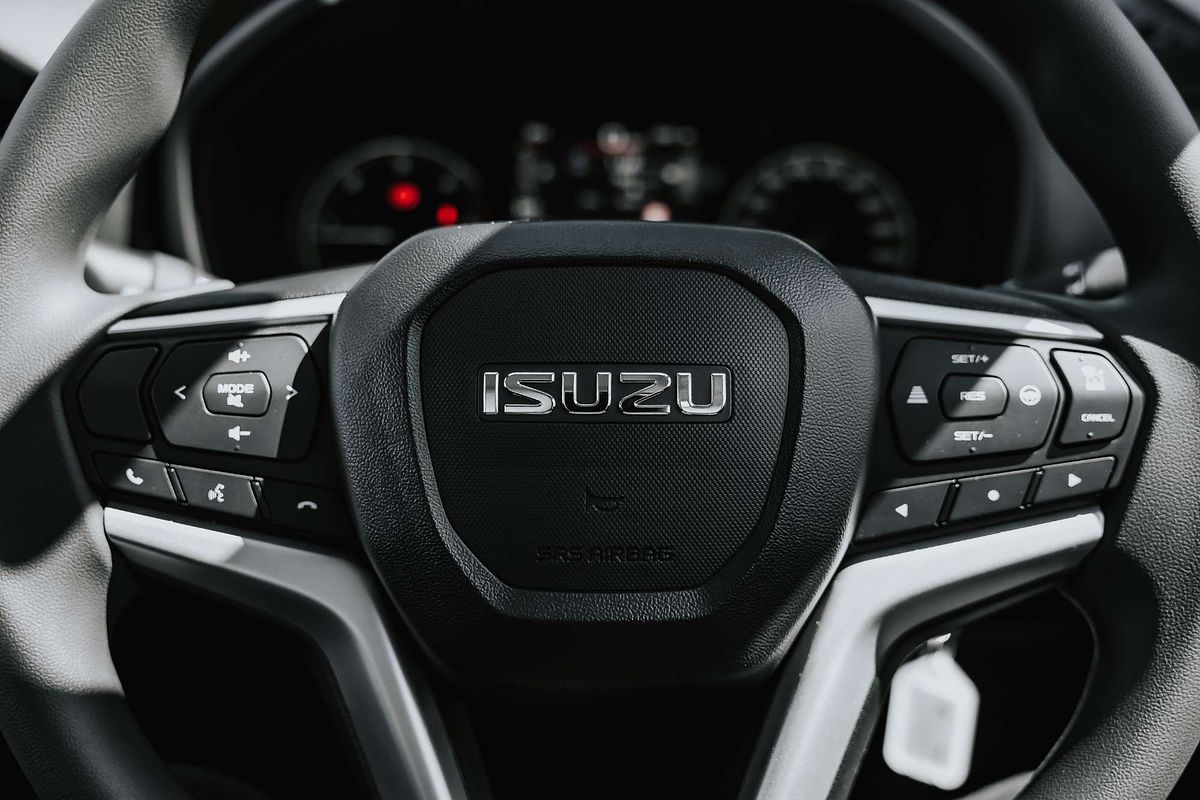 2025 Isuzu D-MAX SX High Ride Rear Wheel Drive
