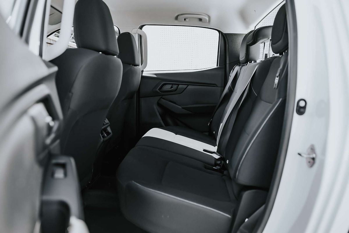 2025 Isuzu D-MAX SX High Ride Rear Wheel Drive