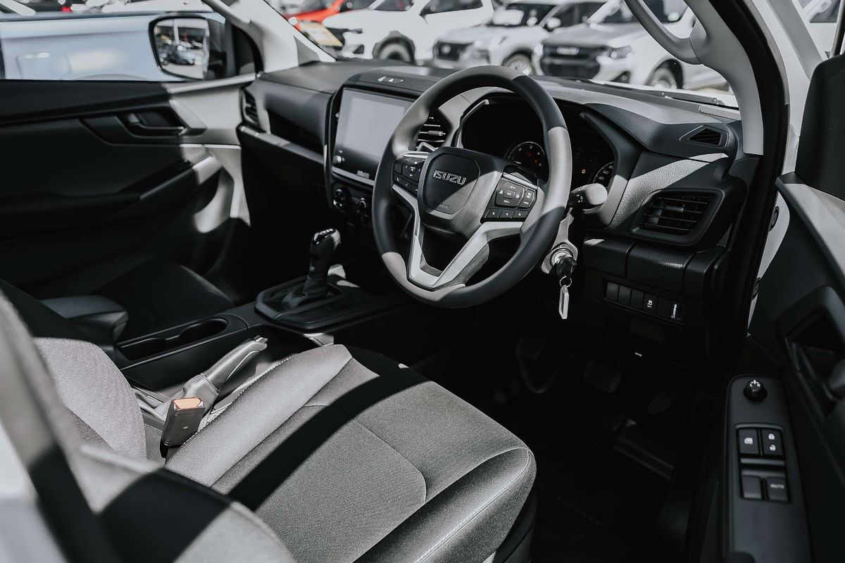 2025 Isuzu D-MAX SX High Ride Rear Wheel Drive