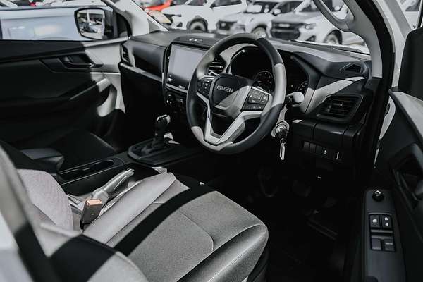 2025 Isuzu D-MAX SX High Ride Rear Wheel Drive