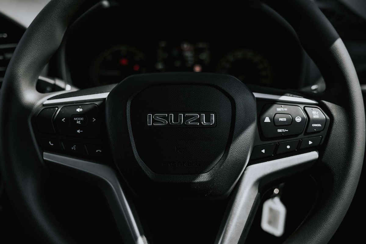 2025 Isuzu D-MAX SX High Ride Rear Wheel Drive