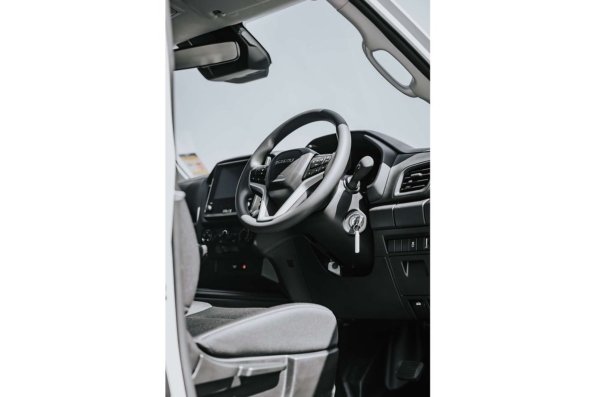 2025 Isuzu D-MAX SX High Ride Rear Wheel Drive