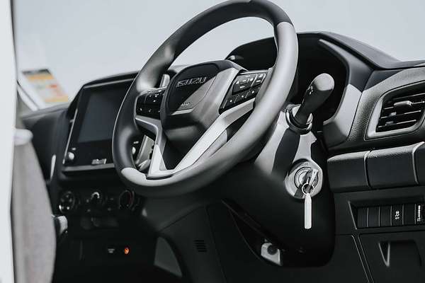 2025 Isuzu D-MAX SX High Ride Rear Wheel Drive