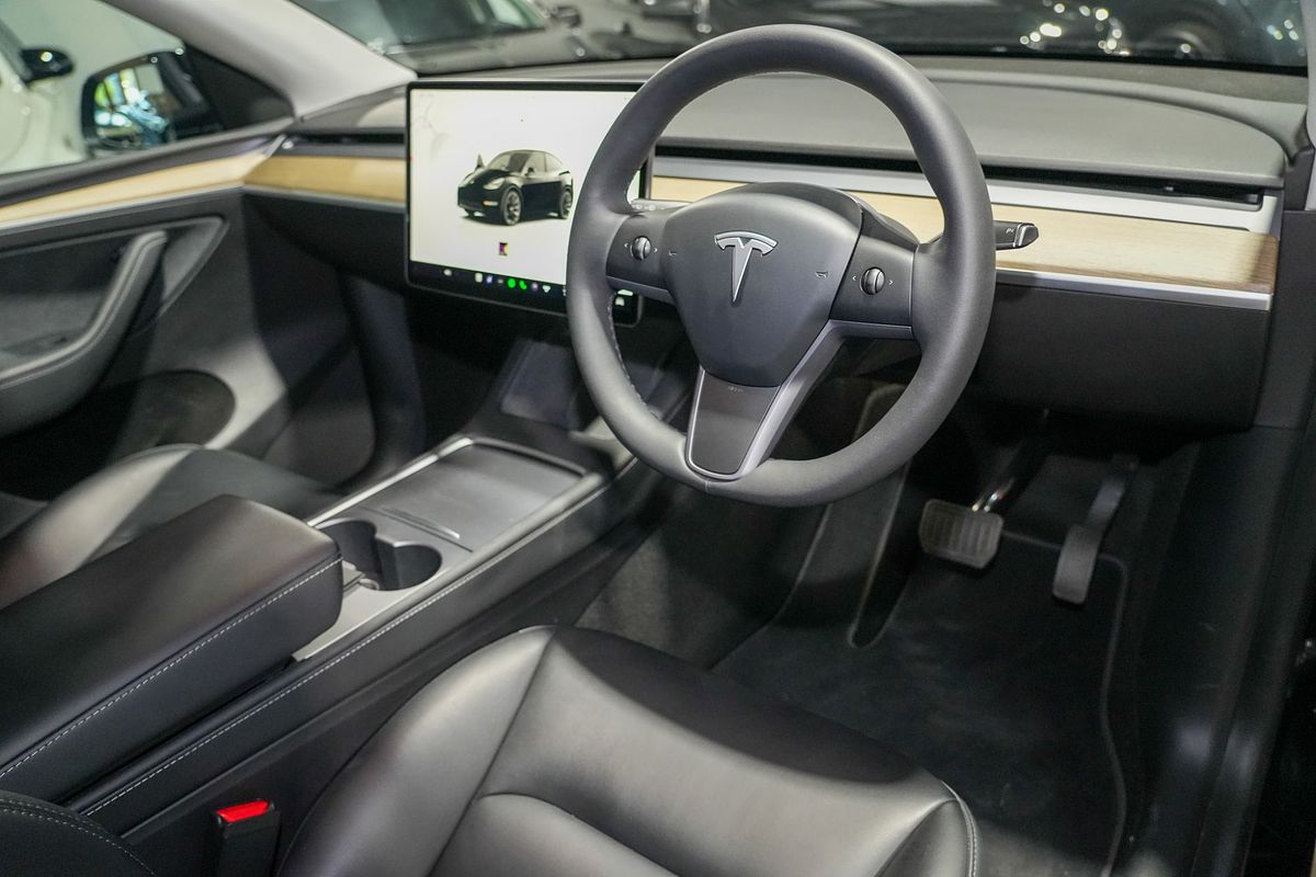 2023 Tesla Model Y Rear-Wheel Drive