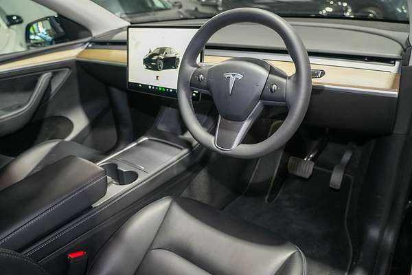 2023 Tesla Model Y Rear-Wheel Drive
