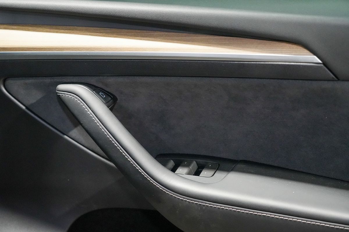 2023 Tesla Model Y Rear-Wheel Drive