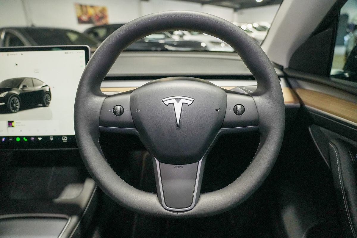 2023 Tesla Model Y Rear-Wheel Drive