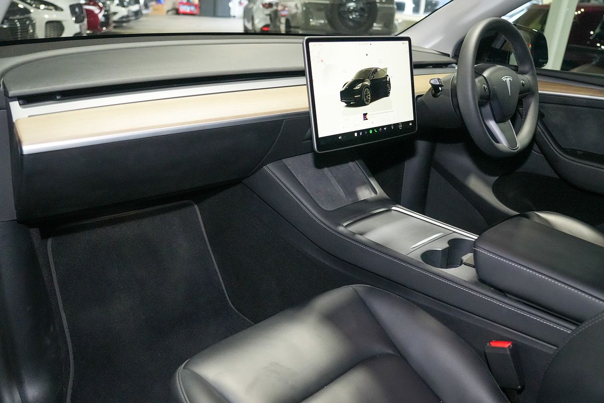 2023 Tesla Model Y Rear-Wheel Drive