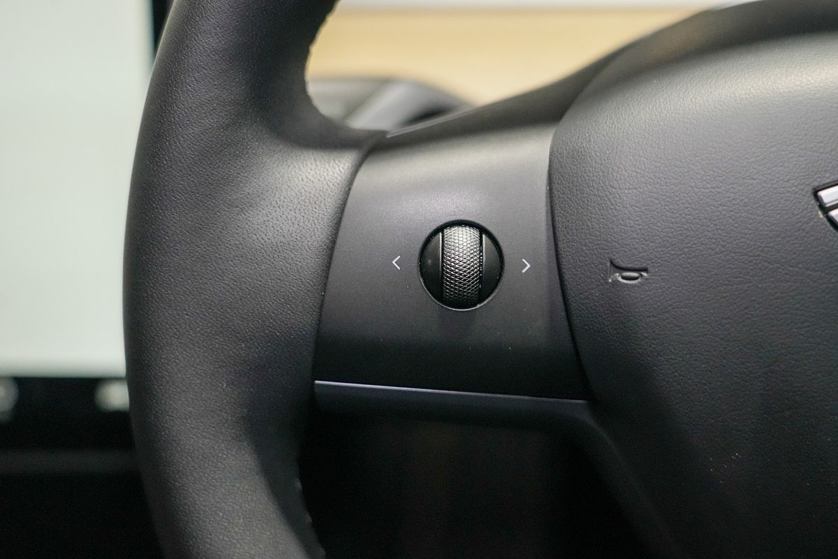2023 Tesla Model Y Rear-Wheel Drive