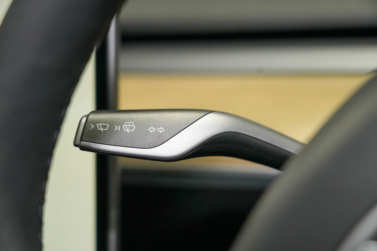 2023 Tesla Model Y Rear-Wheel Drive