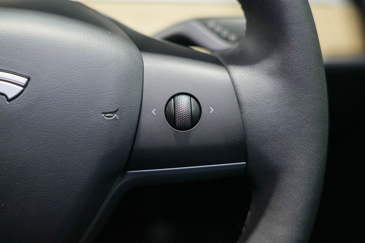 2023 Tesla Model Y Rear-Wheel Drive