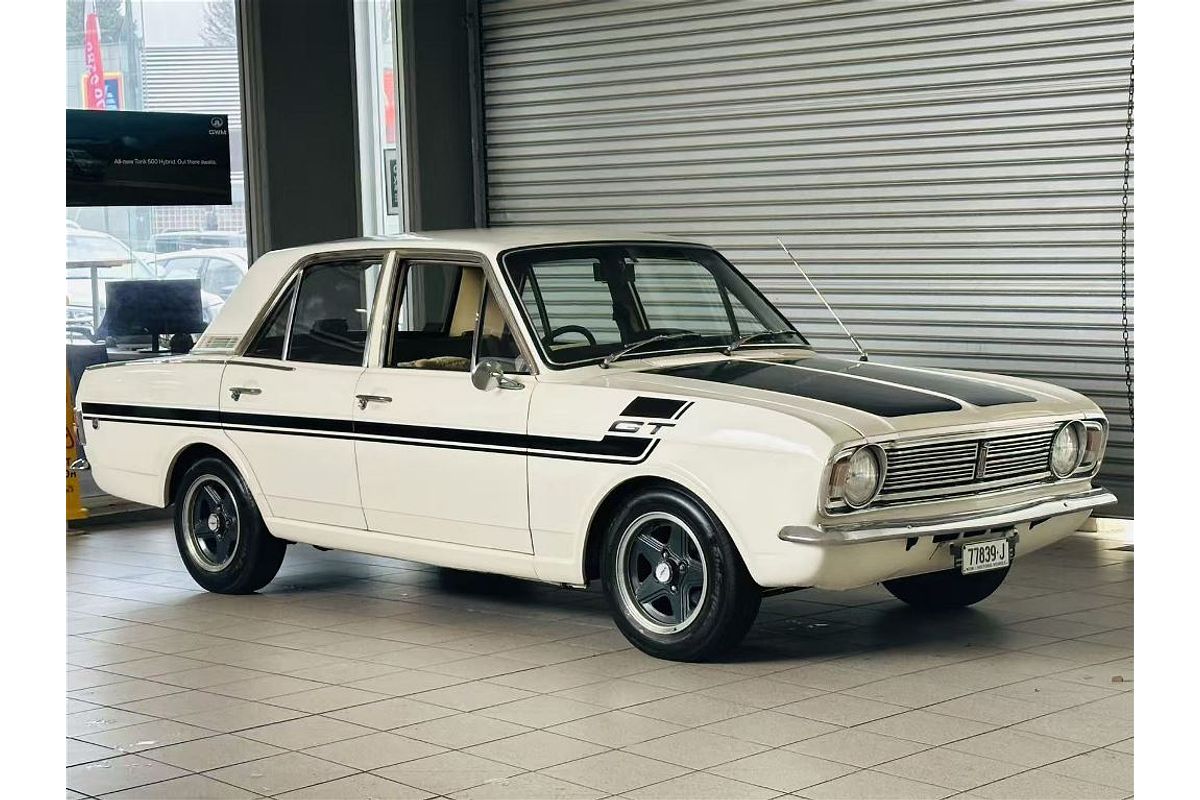 CORTINA MK11 440 MANUAL SEDAN