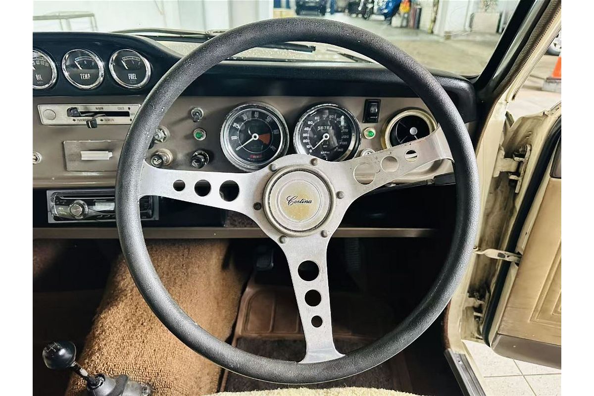 CORTINA MK11 440 MANUAL SEDAN