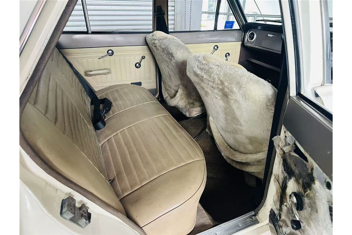CORTINA MK11 440 MANUAL SEDAN