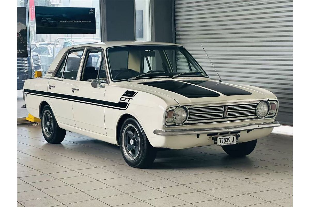 CORTINA MK11 440 MANUAL SEDAN