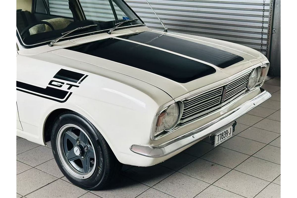 CORTINA MK11 440 MANUAL SEDAN