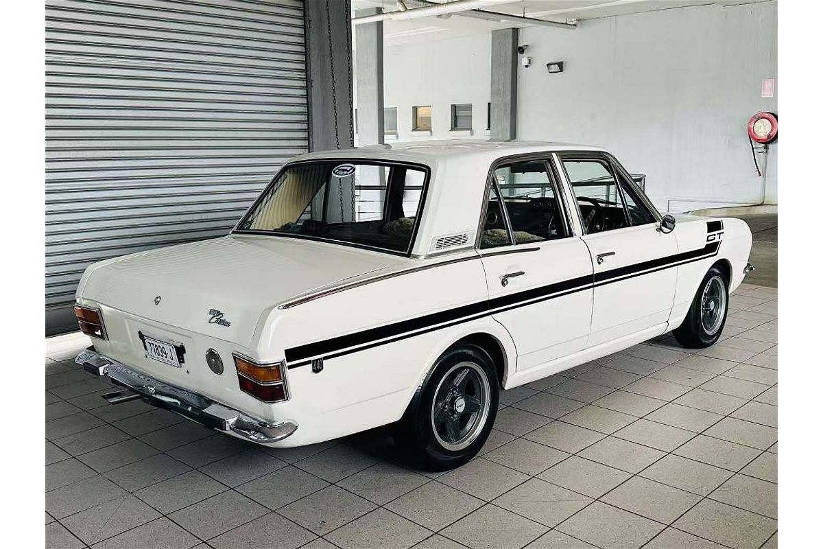 CORTINA MK11 440 MANUAL SEDAN