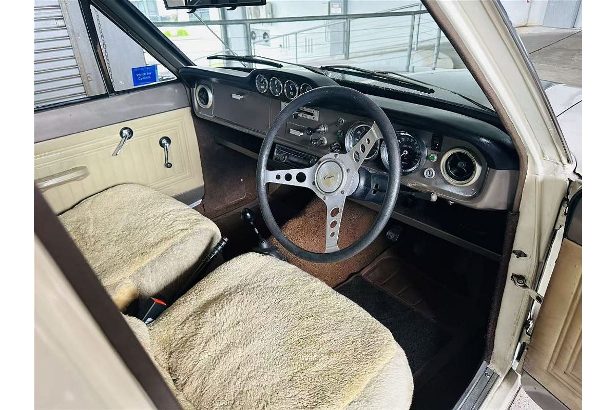 CORTINA MK11 440 MANUAL SEDAN