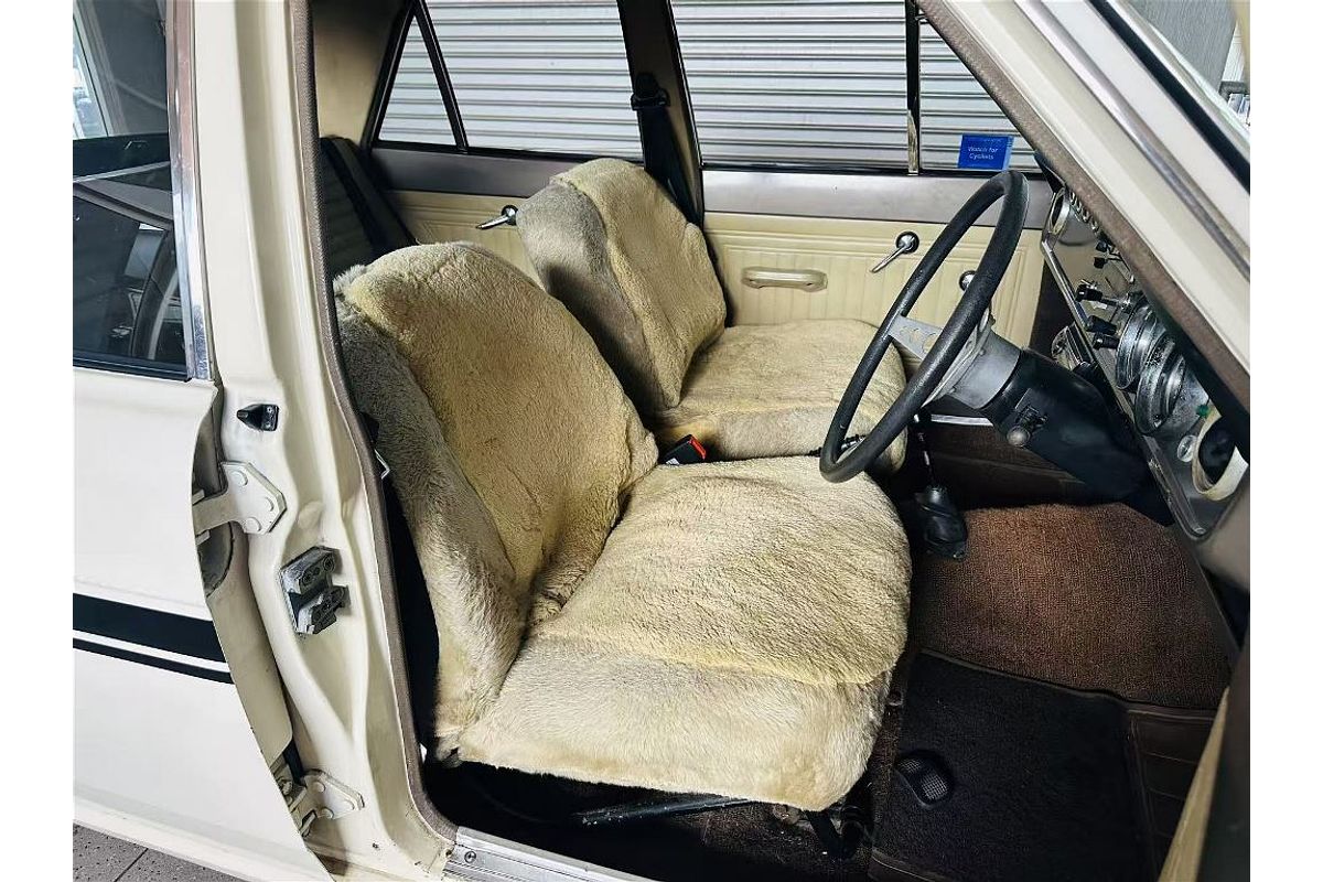 CORTINA MK11 440 MANUAL SEDAN