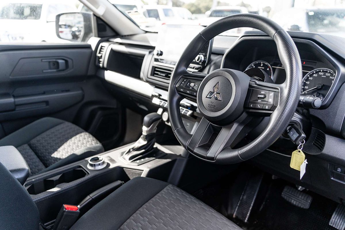 2024 Mitsubishi Triton GLX MV 4X4