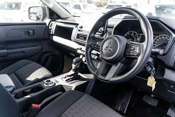 2024 Mitsubishi Triton GLX MV 4X4