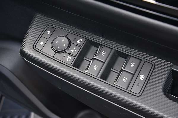 2025 Mitsubishi Triton GSR MV 4X4