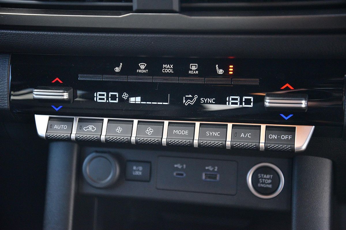 2025 Mitsubishi Triton GSR MV 4X4