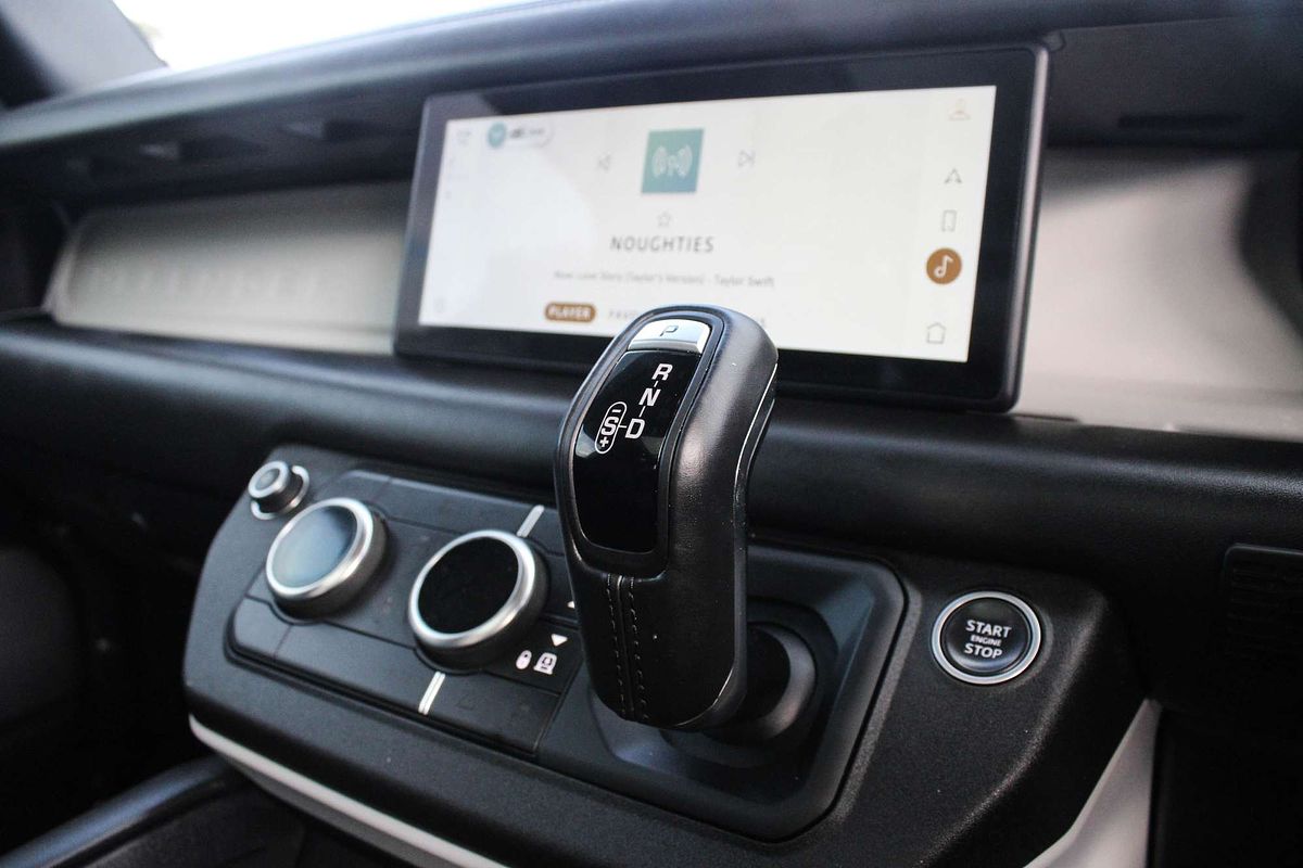 2022 Land Rover Defender 90 D250 S L663