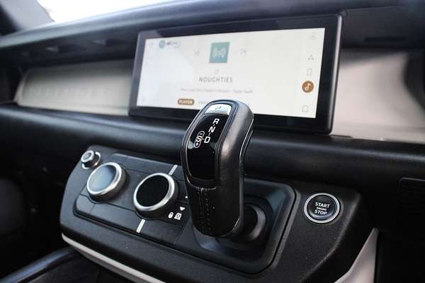 2022 Land Rover Defender 90 D250 S L663