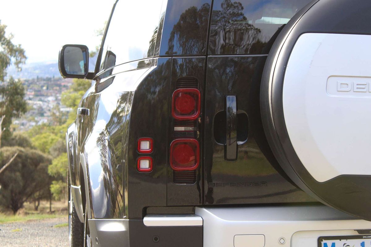 2022 Land Rover Defender 90 D250 S L663