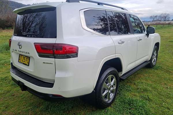 2023 Toyota Landcruiser Sahara FJA300R