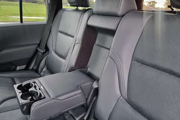 2023 Toyota Landcruiser Sahara FJA300R