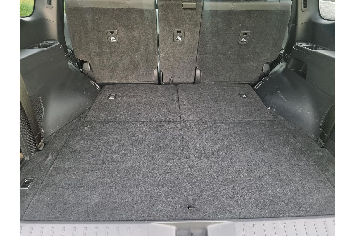 2023 Toyota Landcruiser Sahara FJA300R