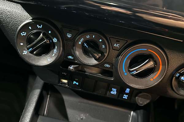 2020 Toyota Hilux SR GUN126R 4X4