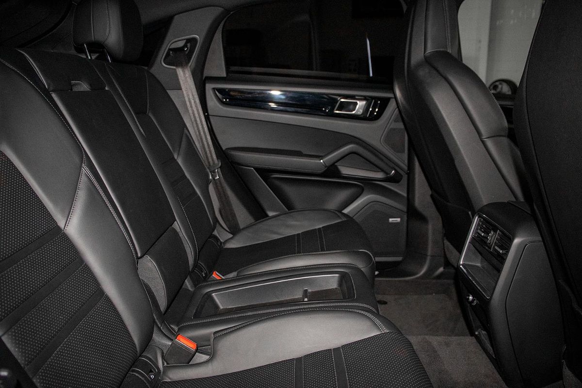 2020 Porsche Cayenne S 9YB